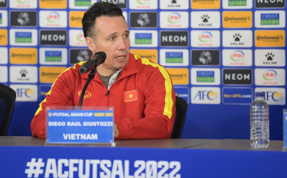 HLV Diego Giustozzi ĐT futsal Việt Nam HLV Diego Giustozzi dT futsal Viet Nam