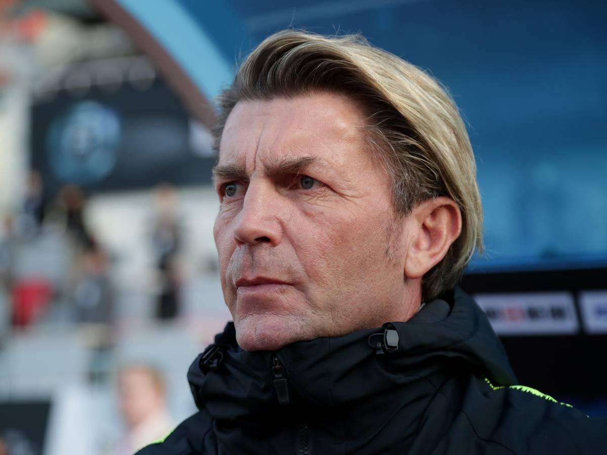 HLV tuyển nữ Hàn Quốc