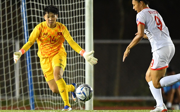 Thủ môn Kim Thanh có óc phán đoán tình huống cũng như lối bắt bóng cực kì lăn xả