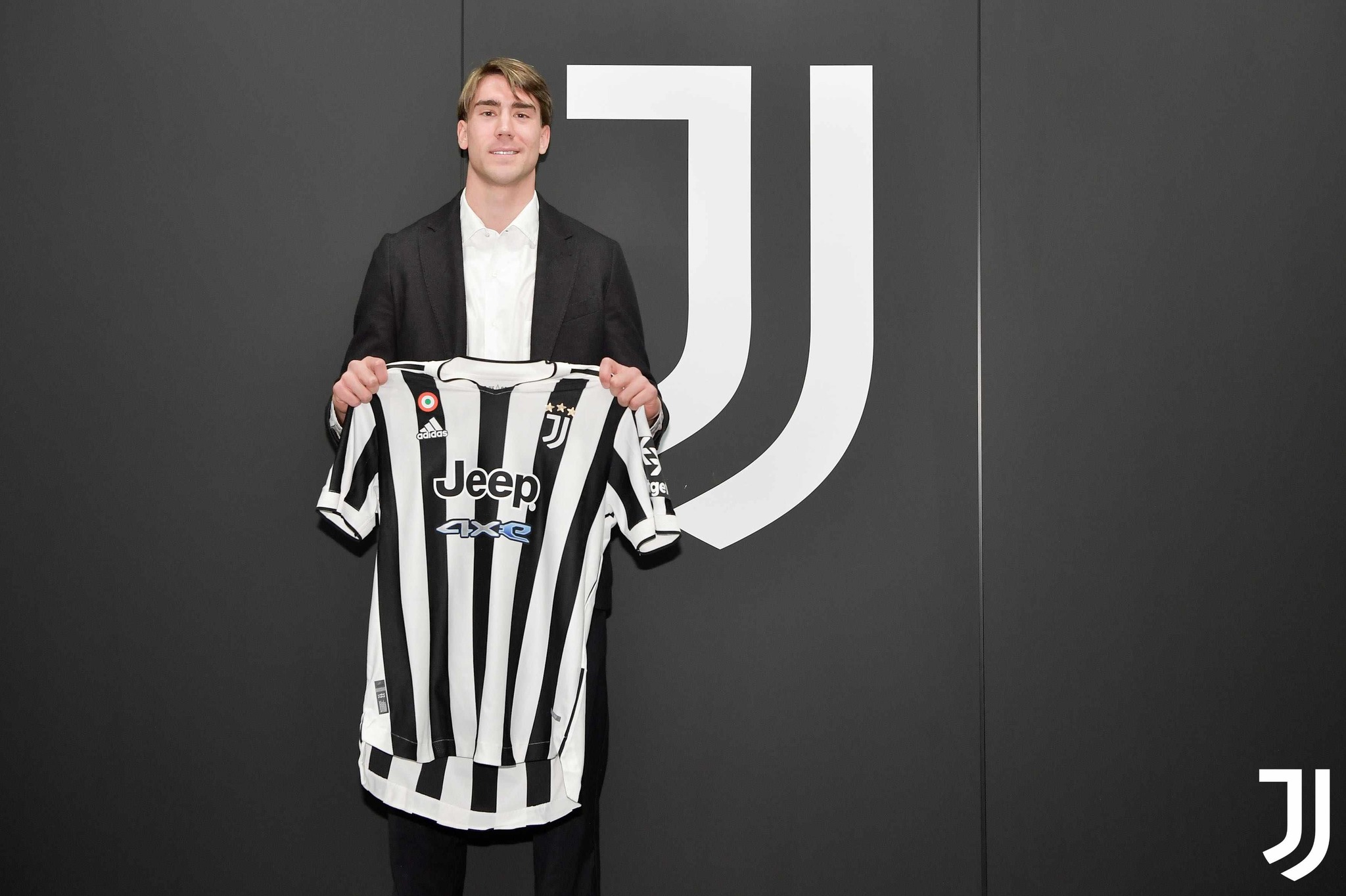 Juventus ra mắt Dusan Vlahovic Juventus ra mắt Dusan Vlahovic