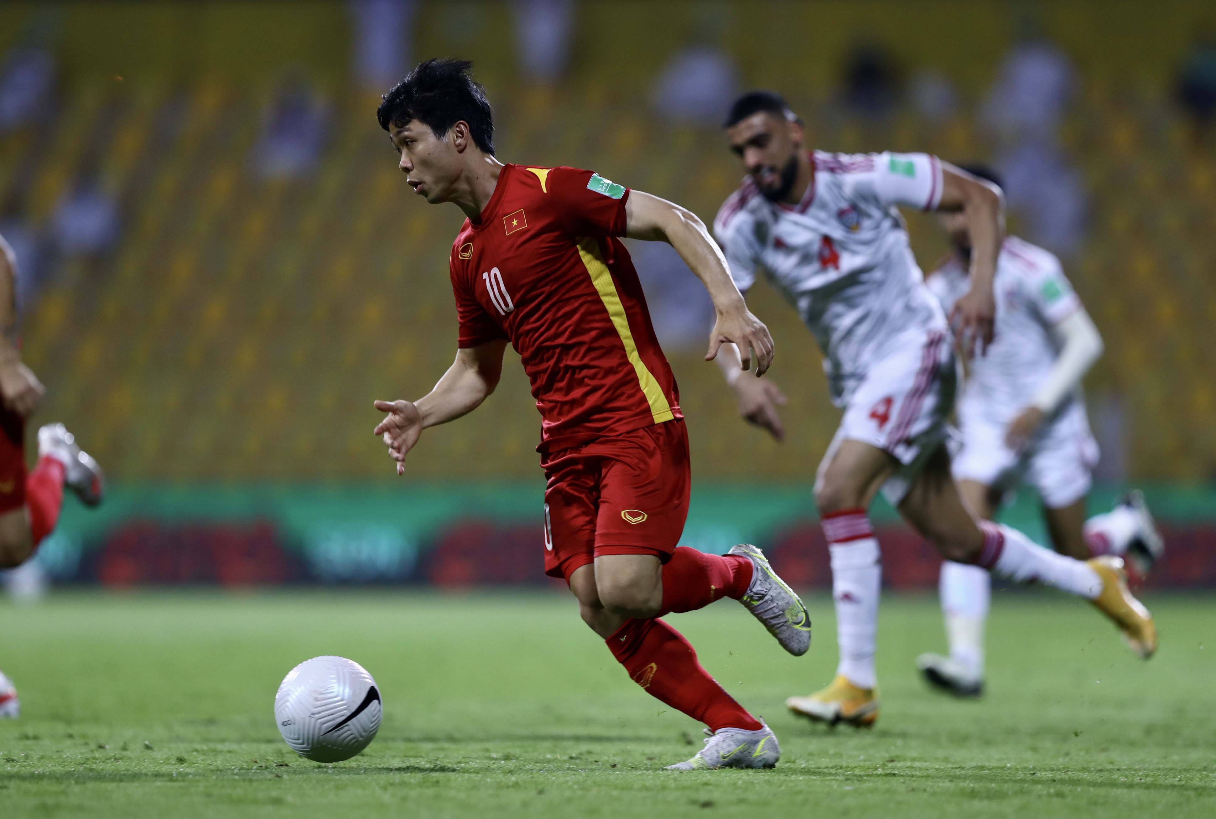 Kỹ năng đi bóng của Công Phượng là bài toán khó giải đối với bất kì một hàng phòng ngự nào tại châu Á