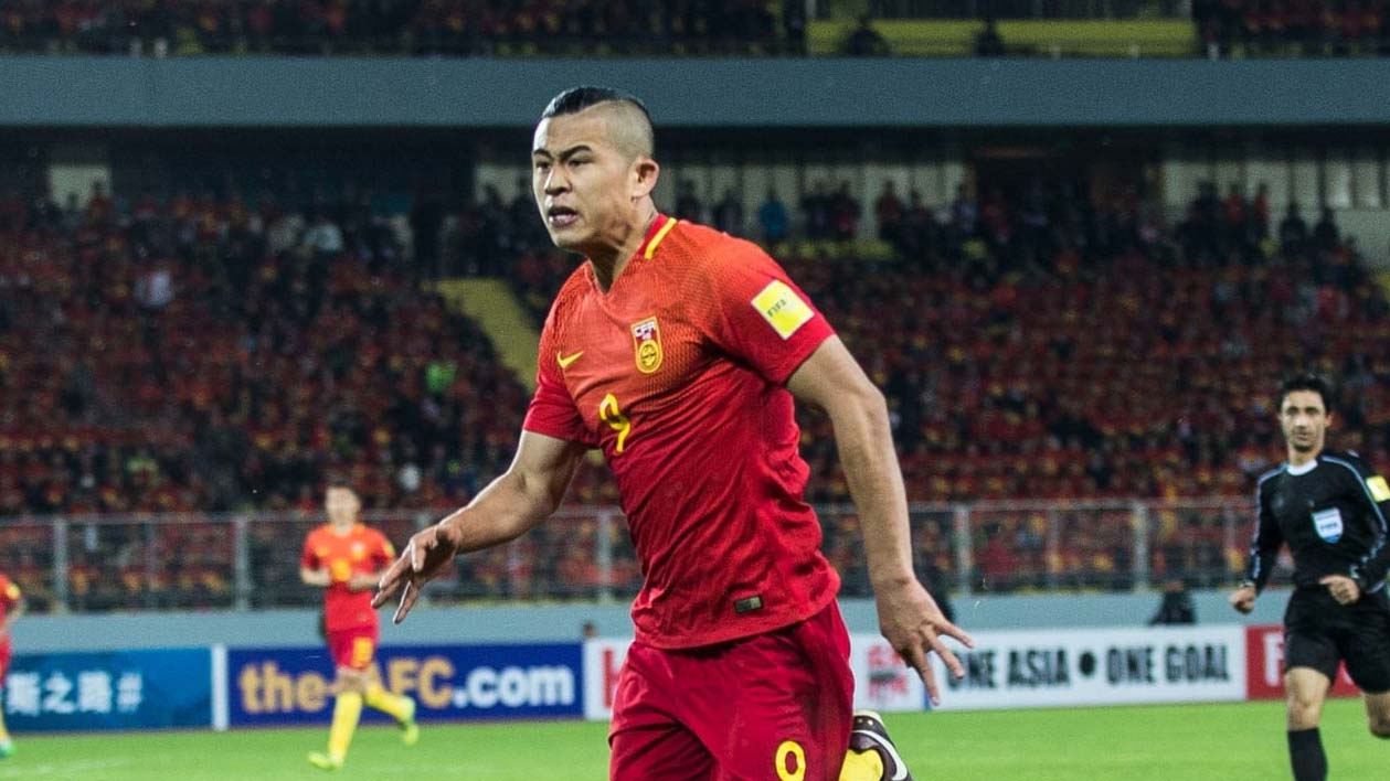 Zhang Yuning cực kì ưa thích những pha bóng làm tường và sử dụng sức mạnh