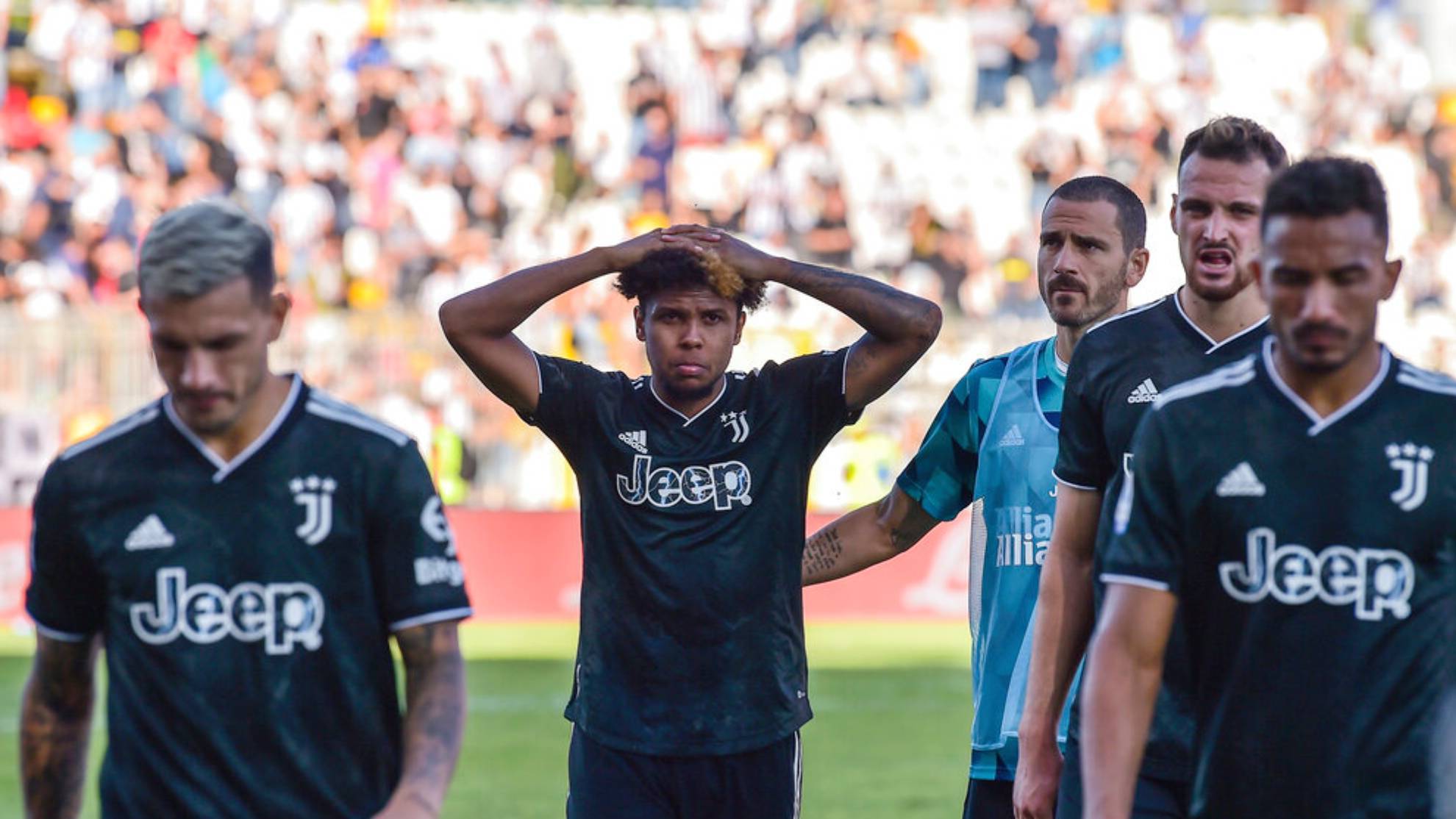 Vì sao Dusan Vlahovic lạc lõng trên hàng công Juventus 1 Vì sao Dusan Vlahovic lạc lõng trên hàng công Juventus 1