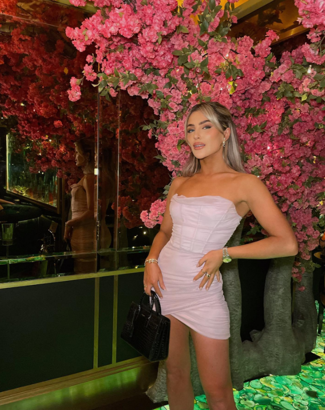 Người mẫu tuyệt đẹp tự hào về Conor Gallagher 5