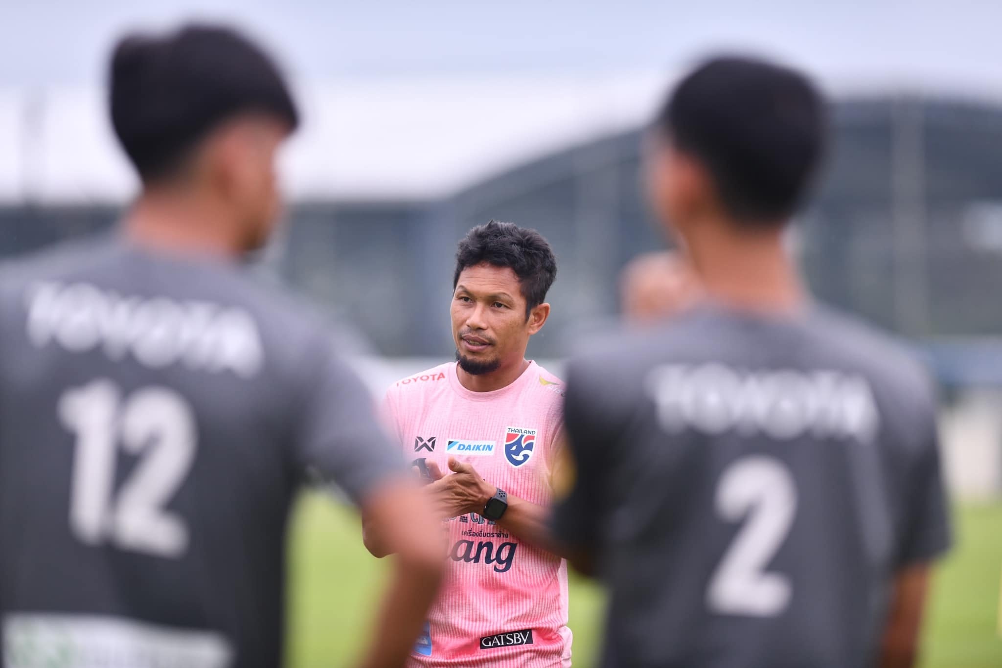 doi tuyen U17 Thai Lan HLV Pipob On-mo 