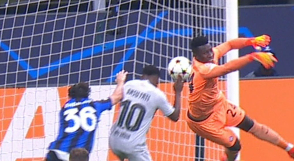 Khoảnh khắc tội nghiệp của Pedri khi bị VAR từ chối bàn thắng 1