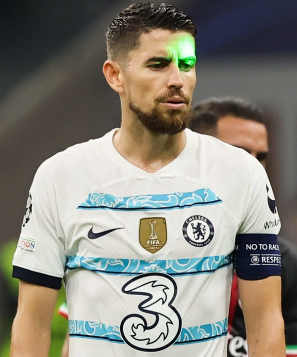 Hành động của fan AC Milan với Jorginho bị lên án 1