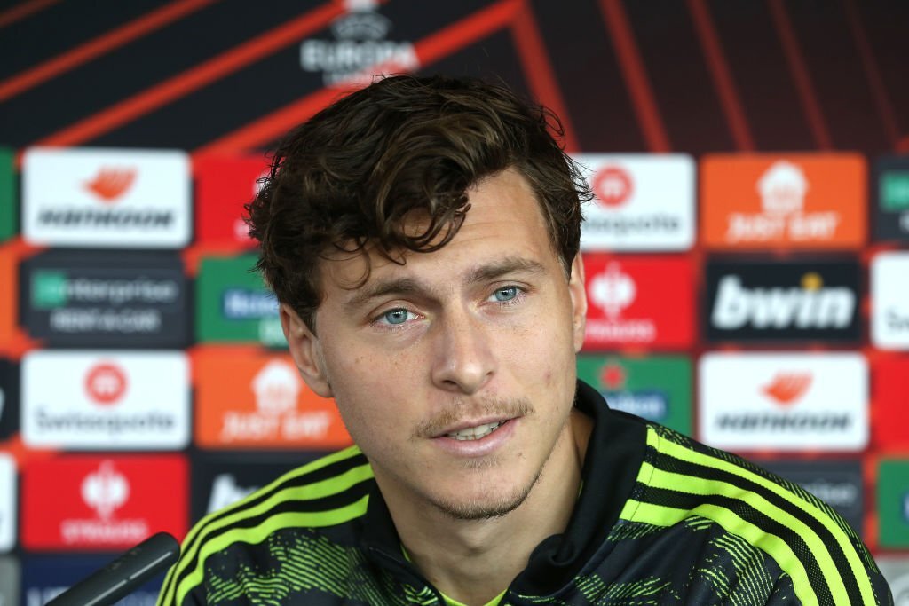 Lindelof ngoi khen Lisandro Martinez truoc tran gap Omonia