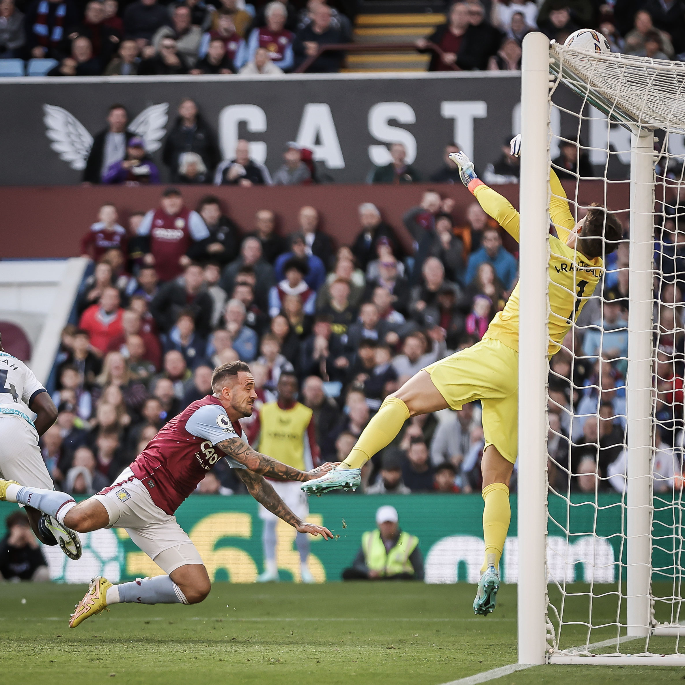 Tình huống cản phá không thể tin được của Kepa 2 Tình huống cản phá không thể tin được của Kepa 2