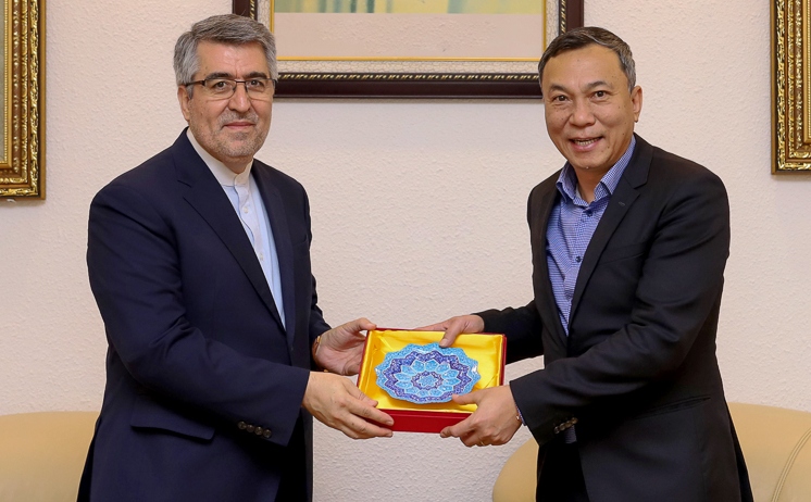 Đại sứ Iran tới thăm LĐBĐ Việt Nam 1