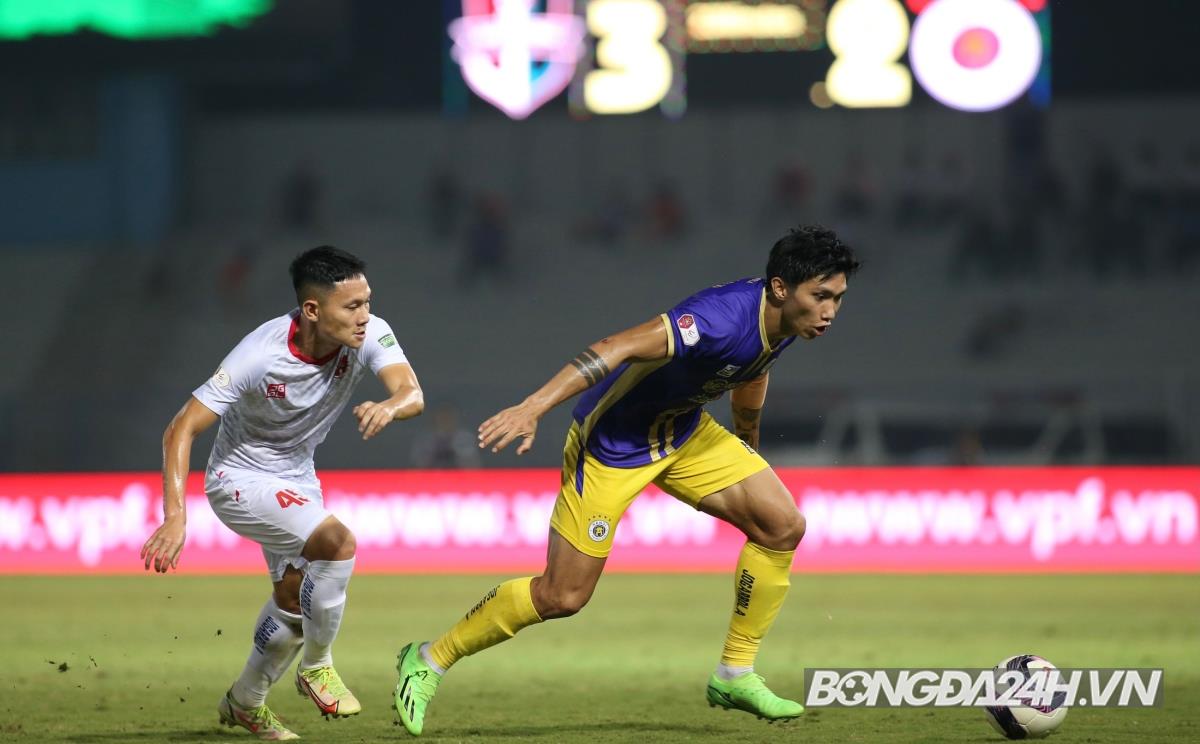 Trọng tài Hàn ngăn cầu thủ Hải Phòng câu giờ 7