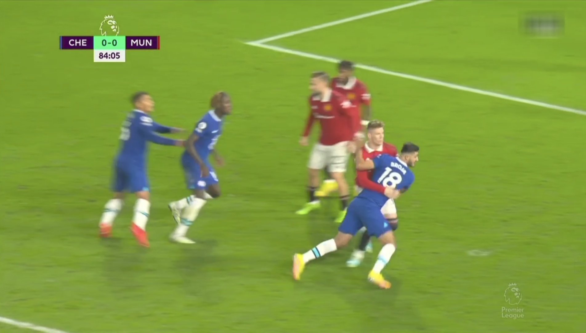 Vừa vào sân, McTominay đã bóp MU 1