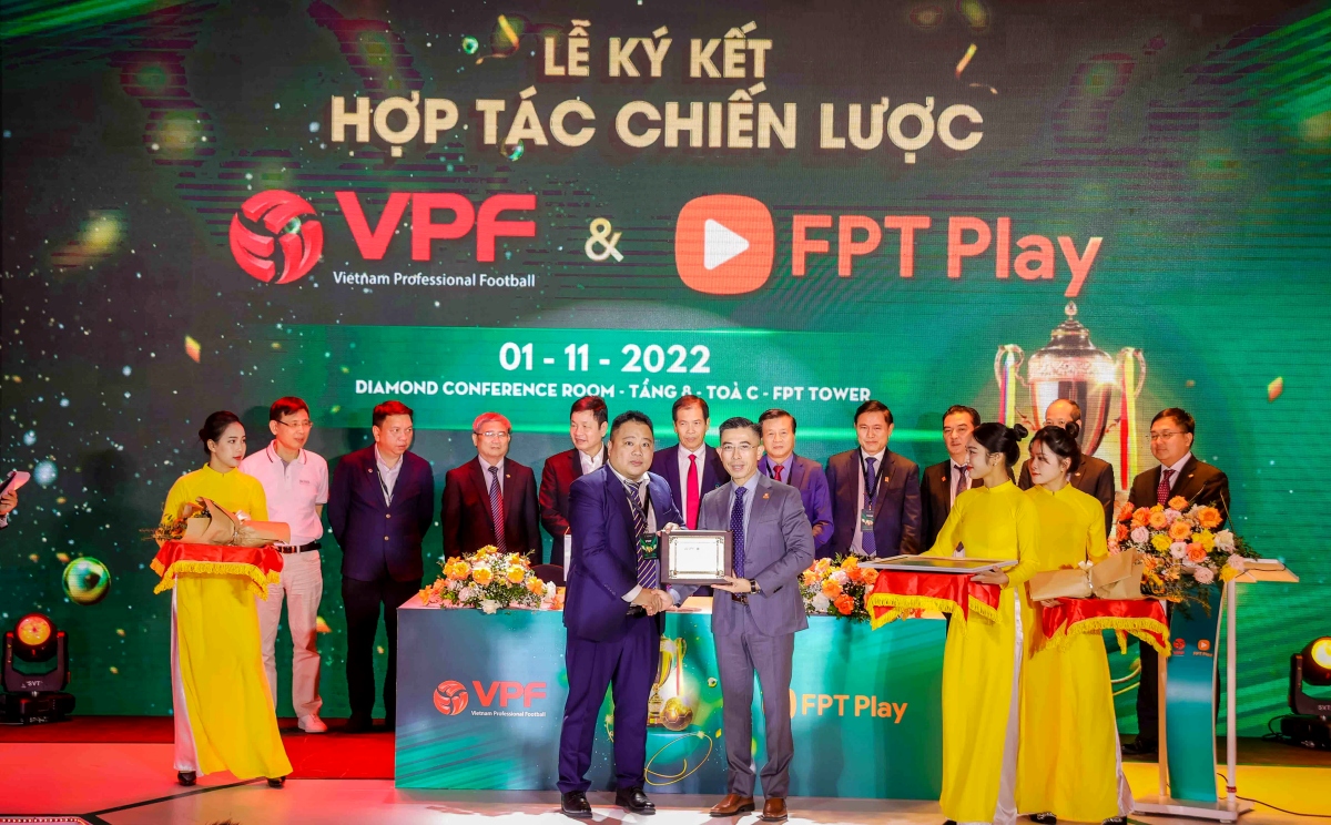 Le ky ket hop tac giua VPF va FPT ve ban quyen V-League