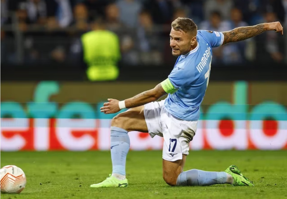 Lazio mat ve tien vao vong 1/8 Europa League theo cach kho co ai ngo toi
