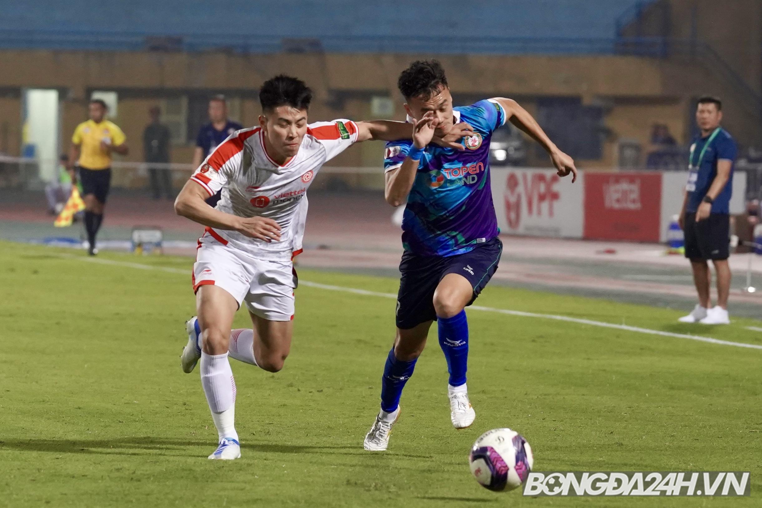 Đức Chinh ngăn cản Thanh Thịnh nổi nóng với ngoại binh Viettel FC 2