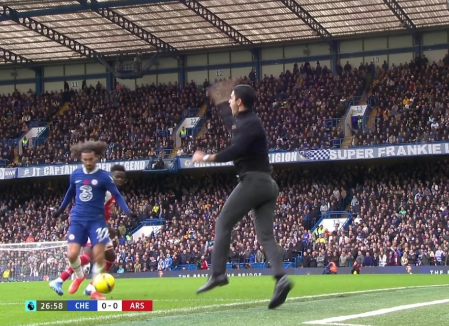 Mikel Arteta đòi thẻ đỏ cho Pierre-Emerick Aubamyang 3 Mikel Arteta đòi thẻ đỏ cho Pierre-Emerick Aubamyang 3