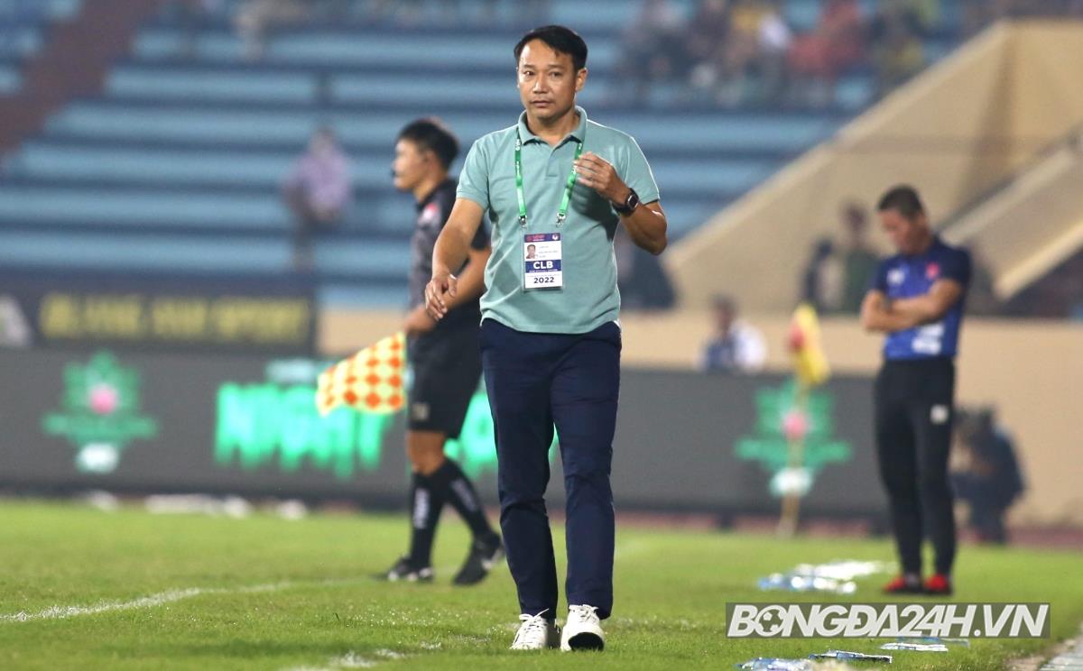 HLV Vu Hong Viet tu tin thang Sai Gon o tran chung ket nguoc