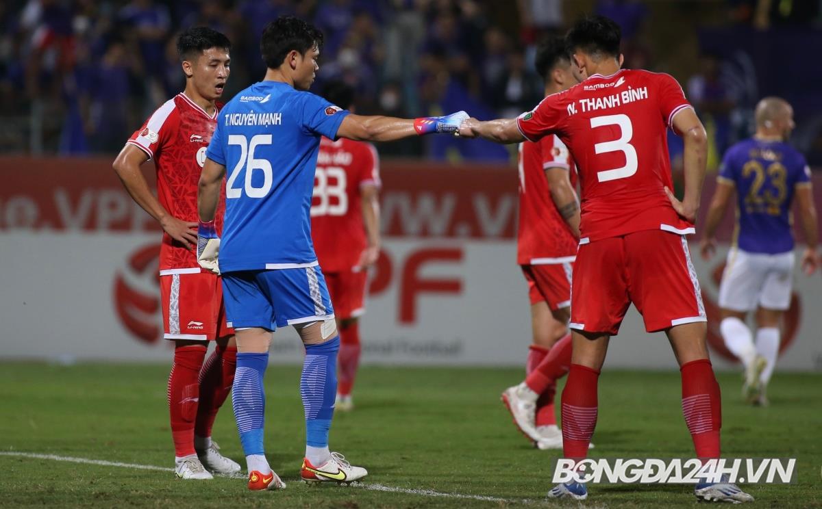 Nỗ lực của Nguyên Mạnh không cản bước được Hà Nội 3