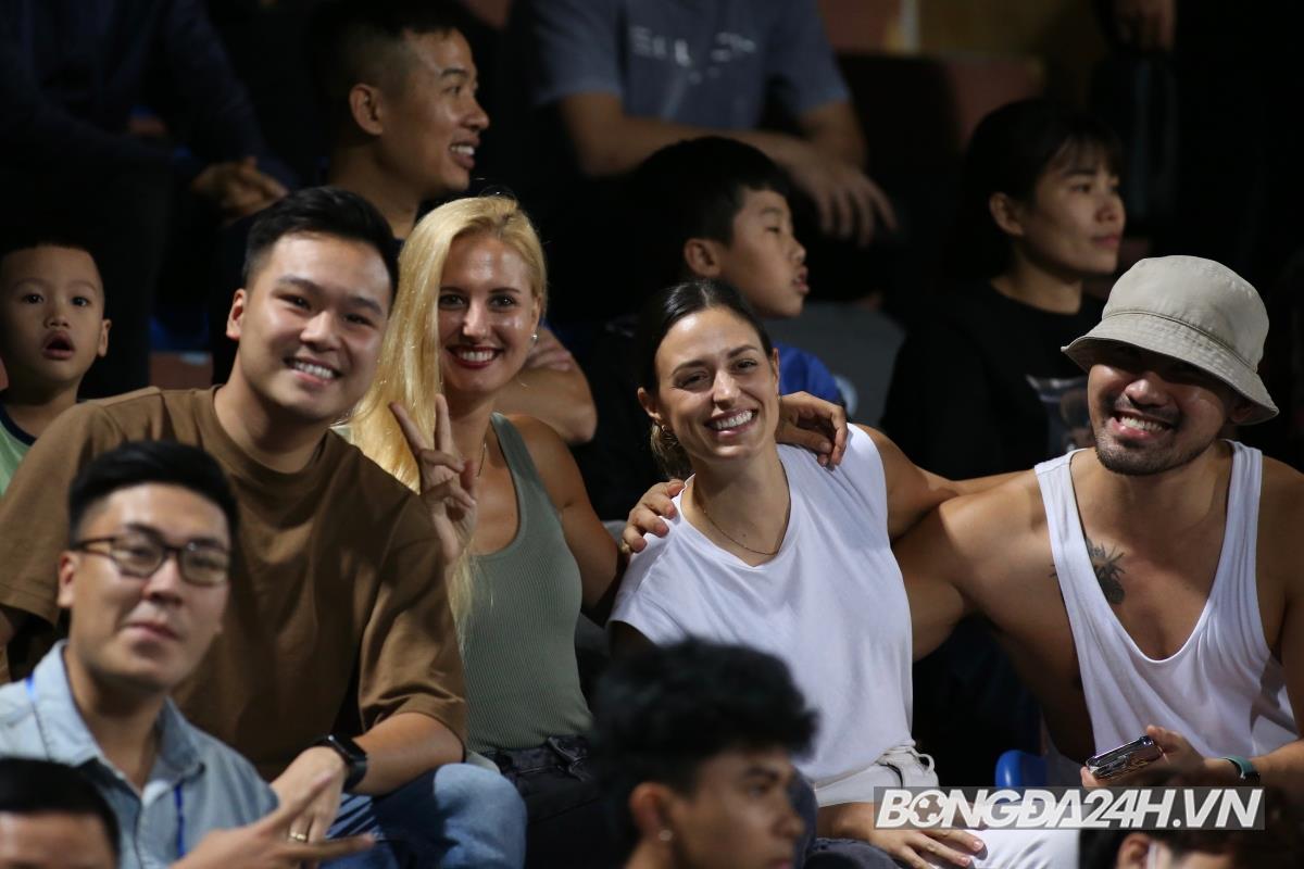 Dàn khách VIP xuất hiện trong trận Hà Nội vs Viettel 3 Dàn khách VIP xuất hiện trong trận Hà Nội vs Viettel 3