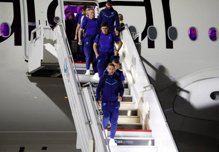 Những hình ảnh đầu tiên của ĐT Anh ở Qatar 2 Những hình ảnh đầu tiên của ĐT Anh ở Qatar 2