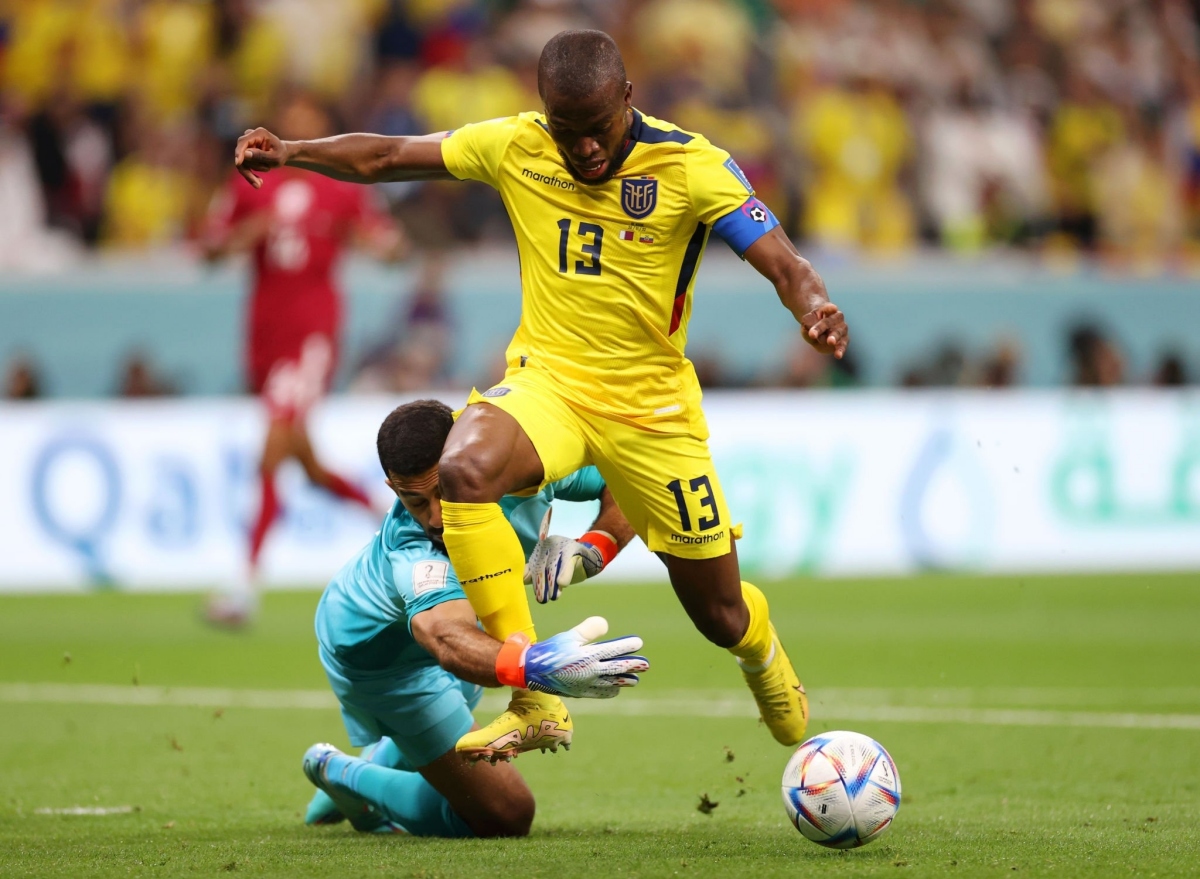 Mưa thẻ vàng trong trận mở màn World Cup 2 Mưa thẻ vàng trong trận mở màn World Cup 2