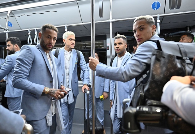 Dàn sao Brazil đổ bộ tới Qatar 1