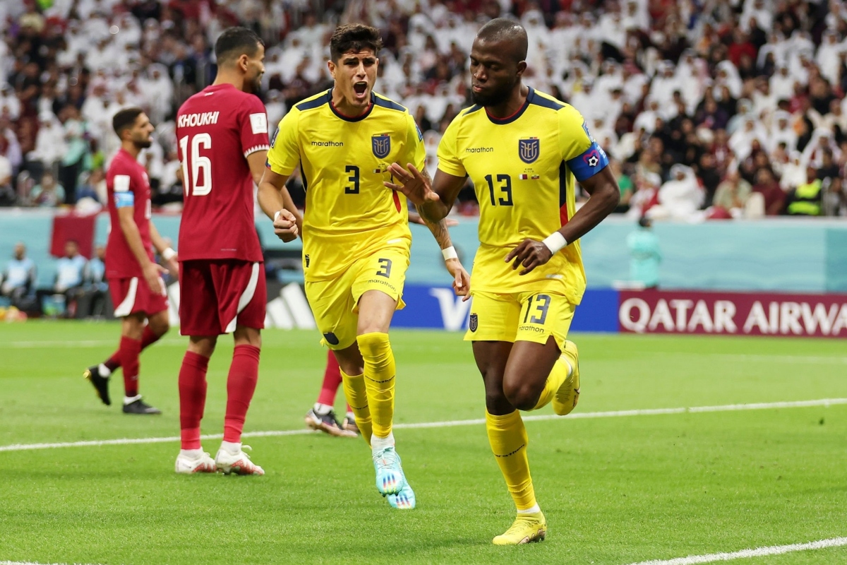 Mưa thẻ vàng trong trận mở màn World Cup 1 Mưa thẻ vàng trong trận mở màn World Cup 1