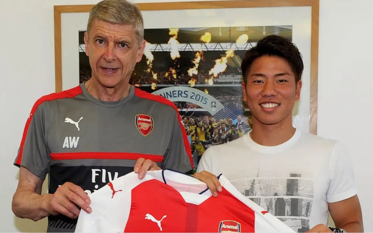 Takuma Asano Từ sự nuối tiếc của HLV Wenger tới người hùng tuyển Nhật Bản 1 Takuma Asano Từ sự nuối tiếc của HLV Wenger tới người hùng tuyển Nhật Bản 1