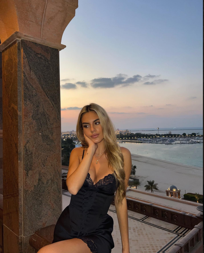 Con gái Pep Guardiola cực kỳ quyến rũ khi đi xem F1 2