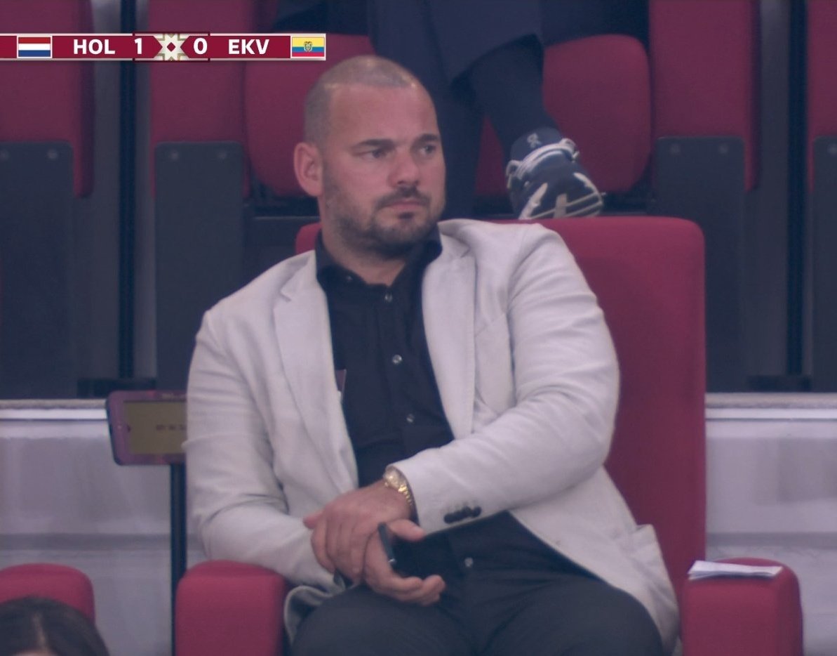 Diện mạo đầy bất ngờ của Wesley Sneijder tại World Cup 2022 2 Diện mạo đầy bất ngờ của Wesley Sneijder tại World Cup 2022 2