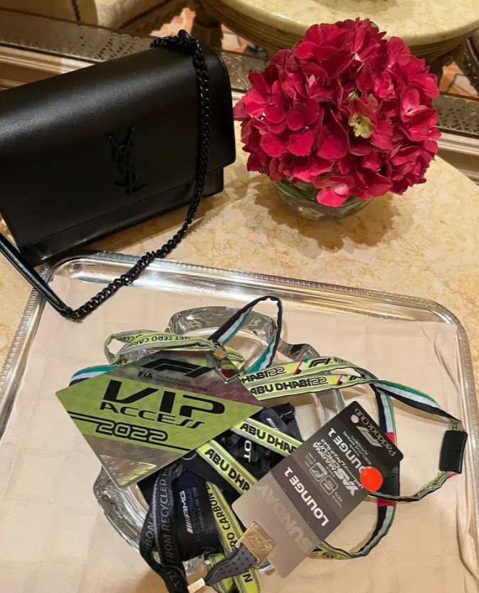 Con gái Pep Guardiola cực kỳ quyến rũ khi đi xem F1 5