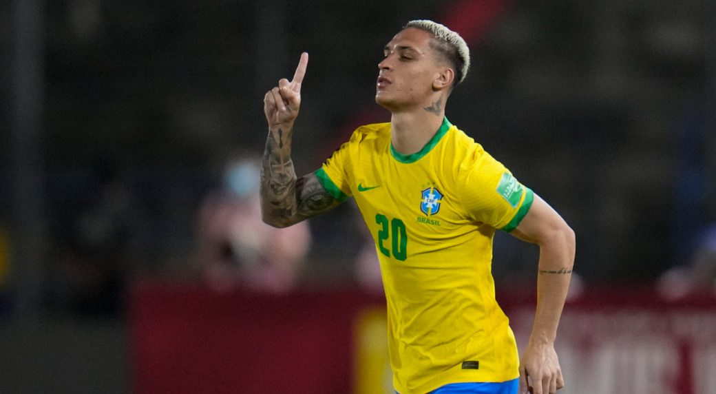 Dani Alves Mọi người luôn muốn Brazil phải vô địch 4 Dani Alves Mọi người luôn muốn Brazil phải vô địch 4