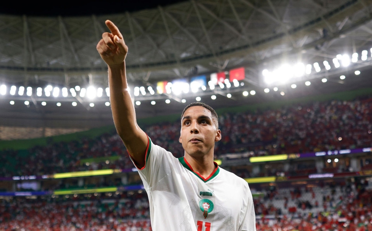 Tiền đạo ĐT Bỉ sơn móng tay 4 Tiền đạo ĐT Bỉ sơn móng tay 4