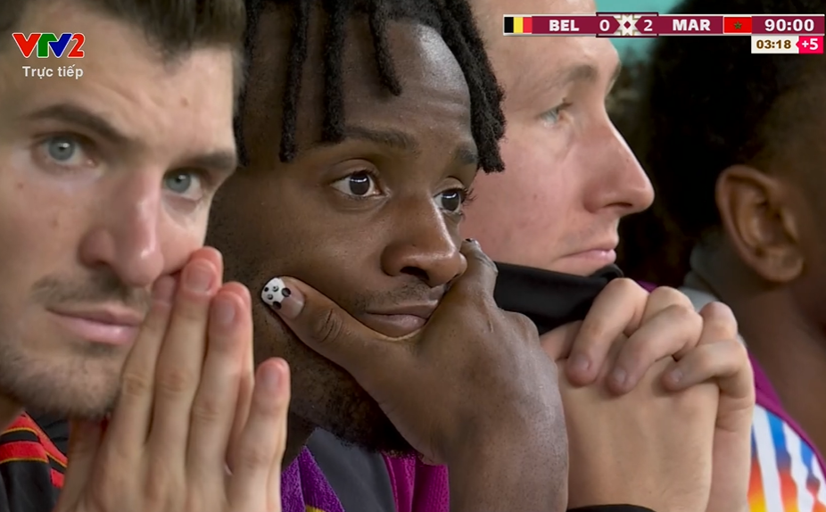 Tiền đạo ĐT Bỉ sơn móng tay 1 Tiền đạo ĐT Bỉ sơn móng tay 1