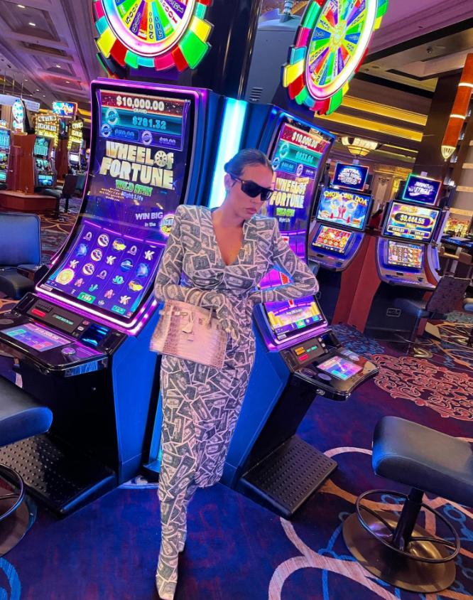 Georgina Rodriguez cuc ngau trong bo trang phuc dac biet