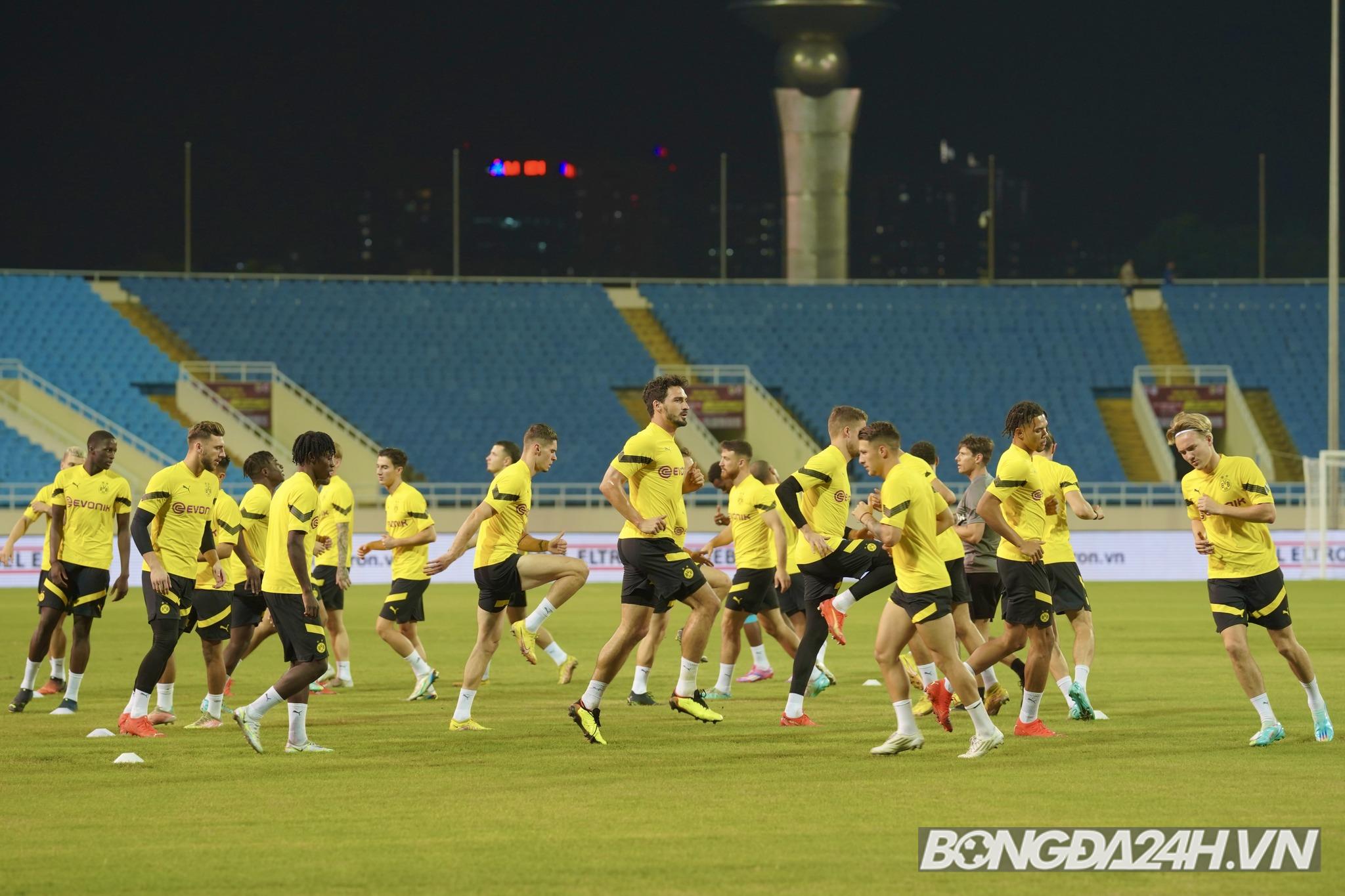 Mats Hummels và dàn cầu thủ Dortmund giao lưu với CĐV Việt Nam 4