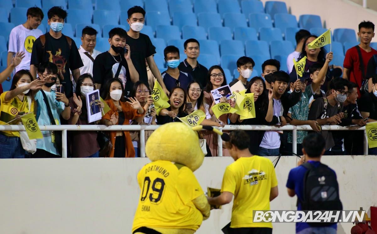 Dortmund làm quen SVĐ Mỹ Đình trước màn chạm trán Việt Nam 3