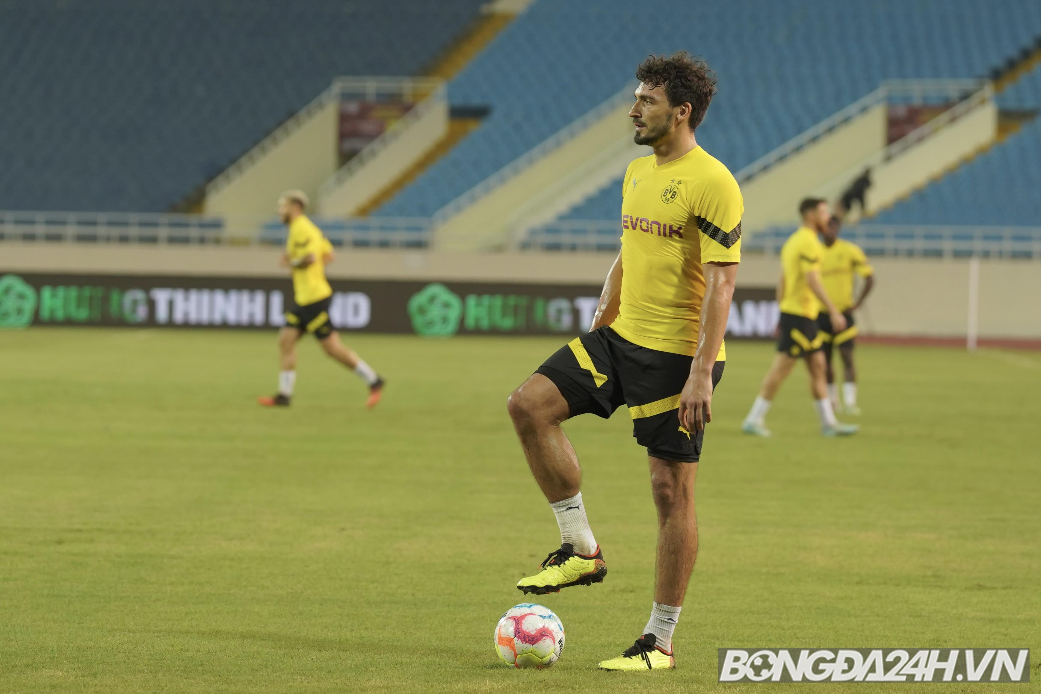 Mats Hummels và dàn cầu thủ Dortmund giao lưu với CĐV Việt Nam 9