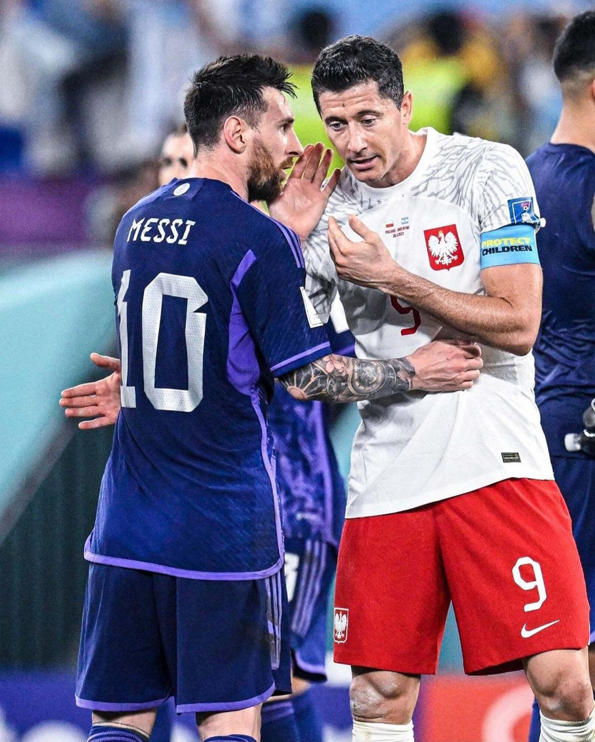 Toàn cảnh vụ Messi từ chối bắt tay rồi làm lành với Lewandowski 4