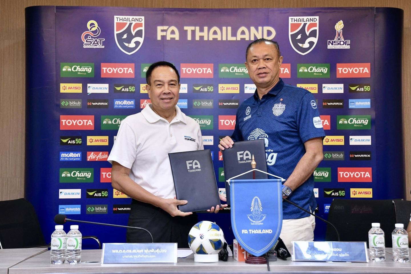 FAT cùng CLB Buriram Utd bắt tay xây dựng kế hoạch tham dự giải U20 World Cup 2025. FAT cung CLB Buriram Utd bat tay xay dung ke hoach tham du giai U20 World Cup 2025.
