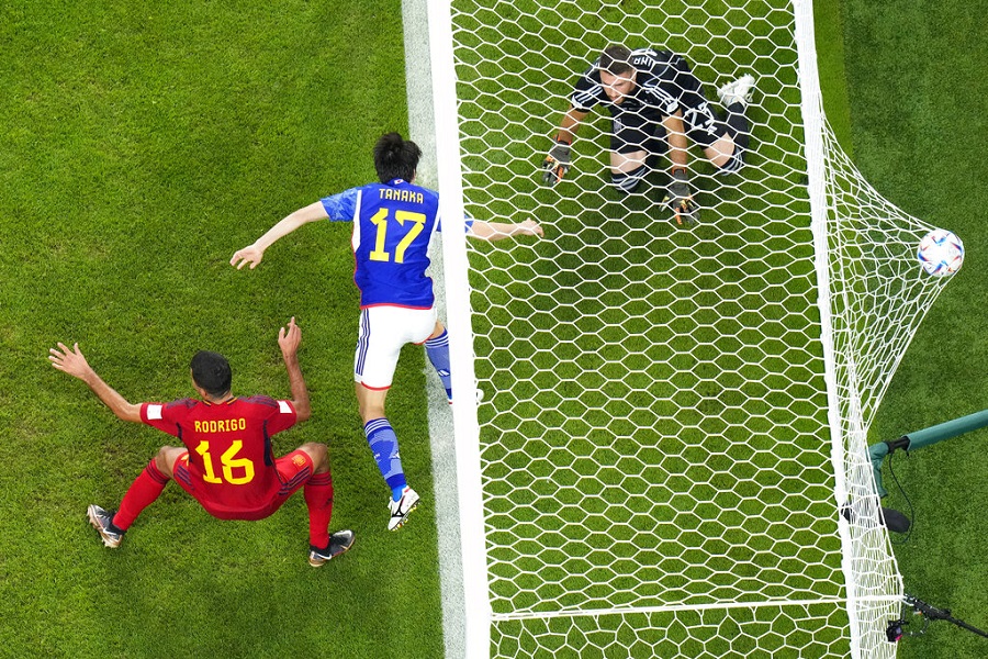 Cận cảnh tình huống bàn thắng gây tranh cãi của Nhật Bản gián tiếp loại tuyển Đức 2