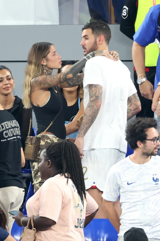 Ngắm nhan sắc bạn gái Theo Hernandez Người đẹp thích hình xăm 5