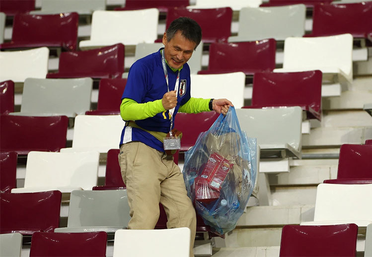 CĐV Nhật Bản gây ấn tượng ở World Cup 2022 1