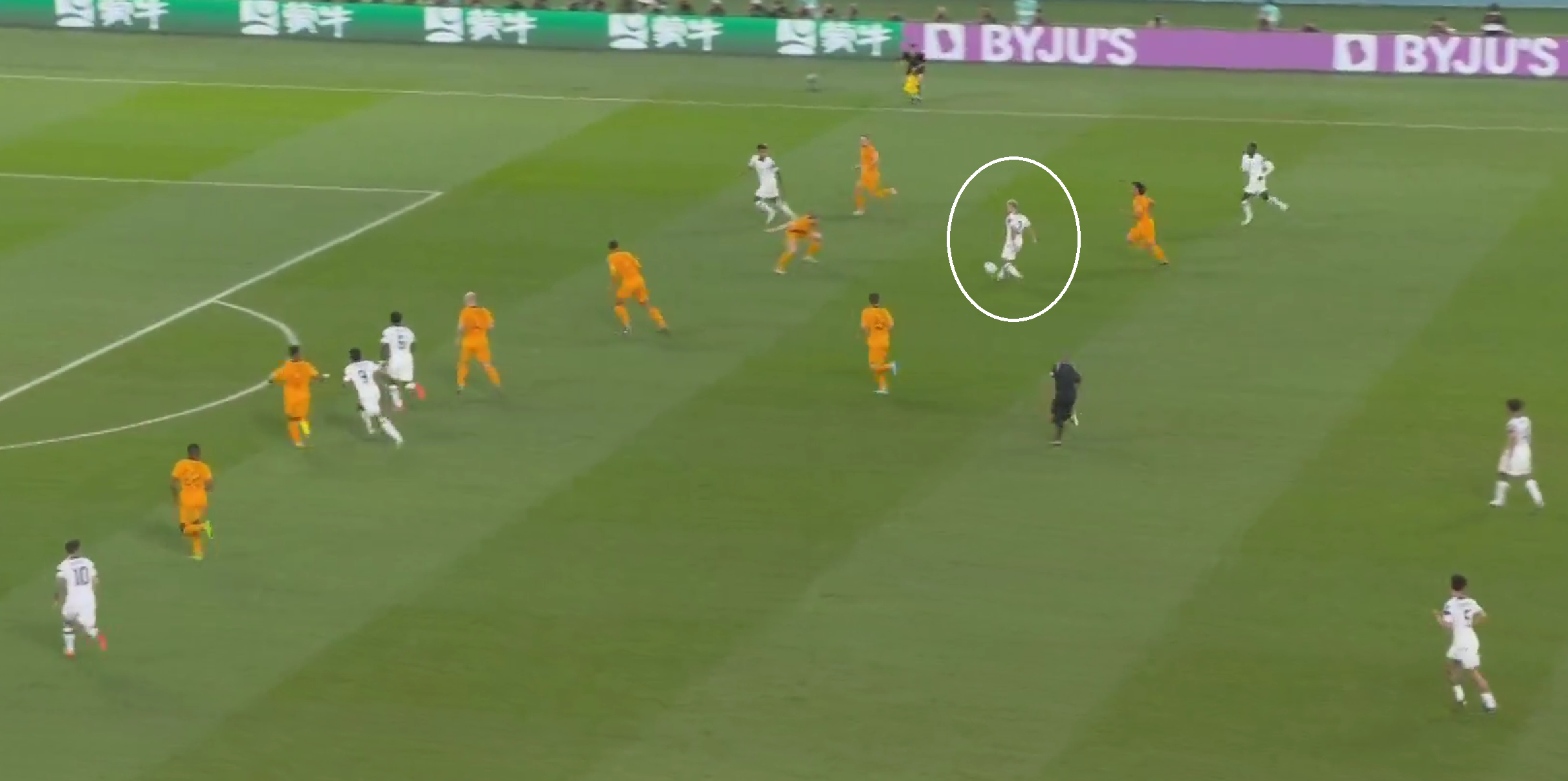 Hà Lan 3-1 Mỹ Đôi cánh thiên thần đưa Cơn lốc da cam vào tứ kết 2