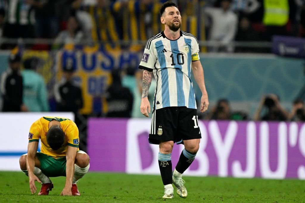 Màn trình diễn điểm 10 trong trận đấu thứ 1000 của Lionel Messi 9