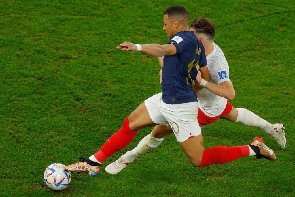 Mbappe khiến ĐT Pháp lo sốt vó 1