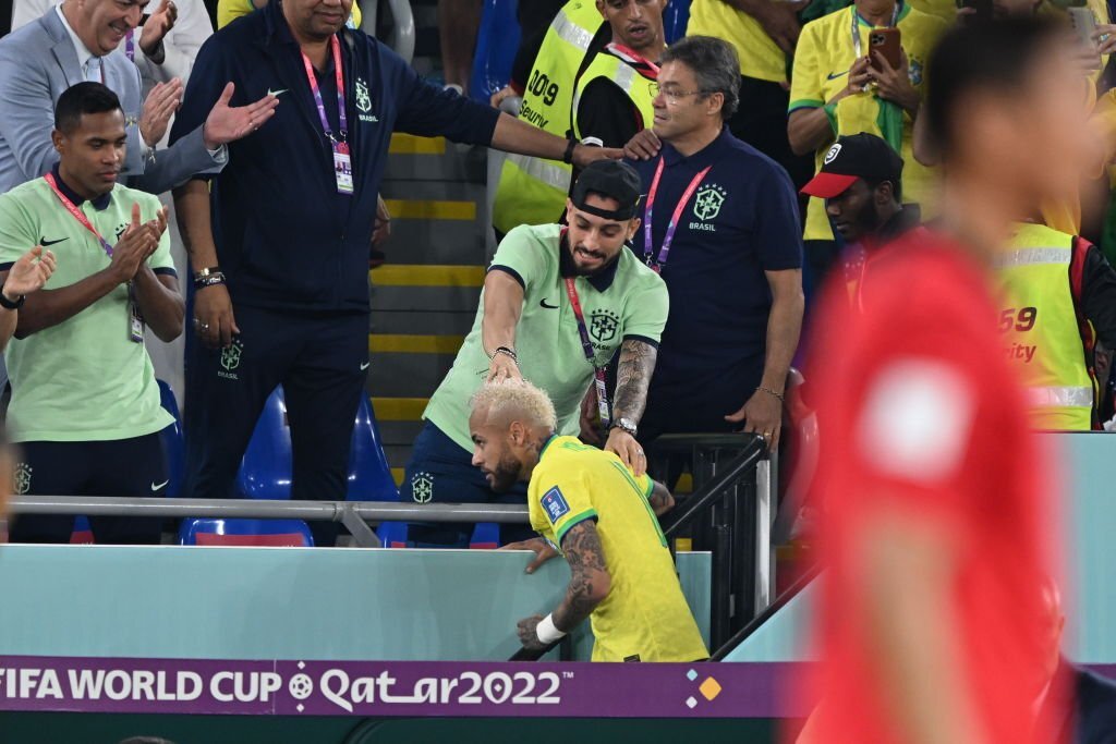 Neymar có màn ăn mừng đầy cảm động sau khi sút tung lưới Hàn Quốc 2