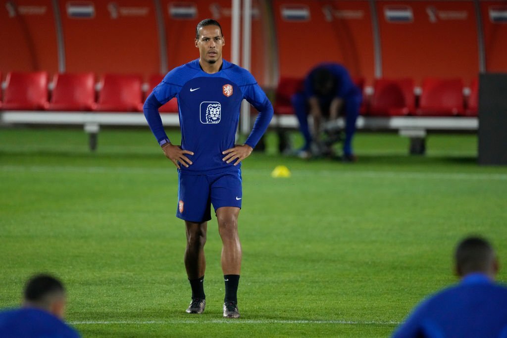 Van Dijk không hài lòng với phóng viên 1 Van Dijk không hài lòng với phóng viên 1