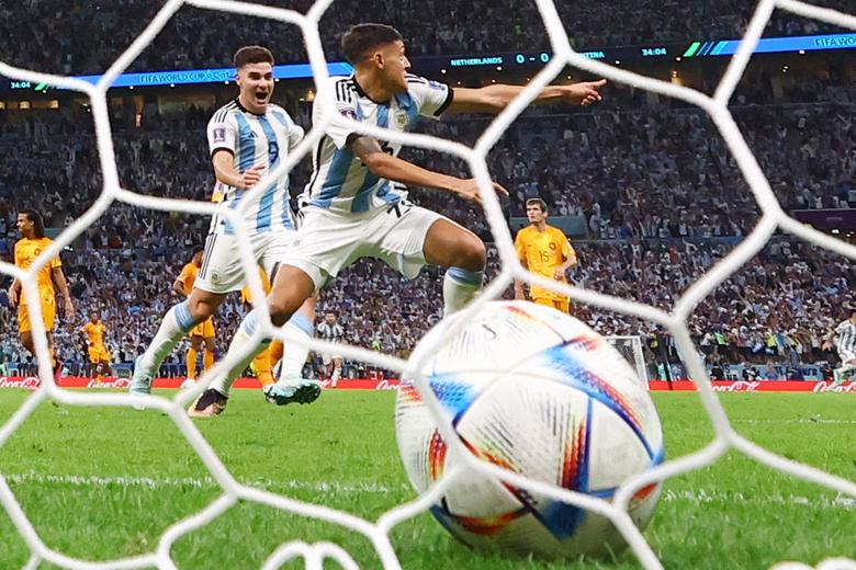 Những khoảnh khắc đáng nhớ giữa Argentina và Hà Lan 9