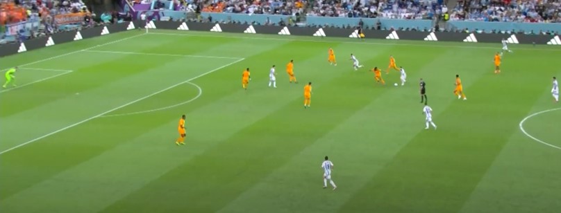 Lionel Messi Pha kiến tạo gợi nhớ Maradona 1990 và hành trình chinh phục chiếc Cúp còn thiếu! 2 Lionel Messi Pha kiến tạo gợi nhớ Maradona 1990 và hành trình chinh phục chiếc Cúp còn thiếu! 2